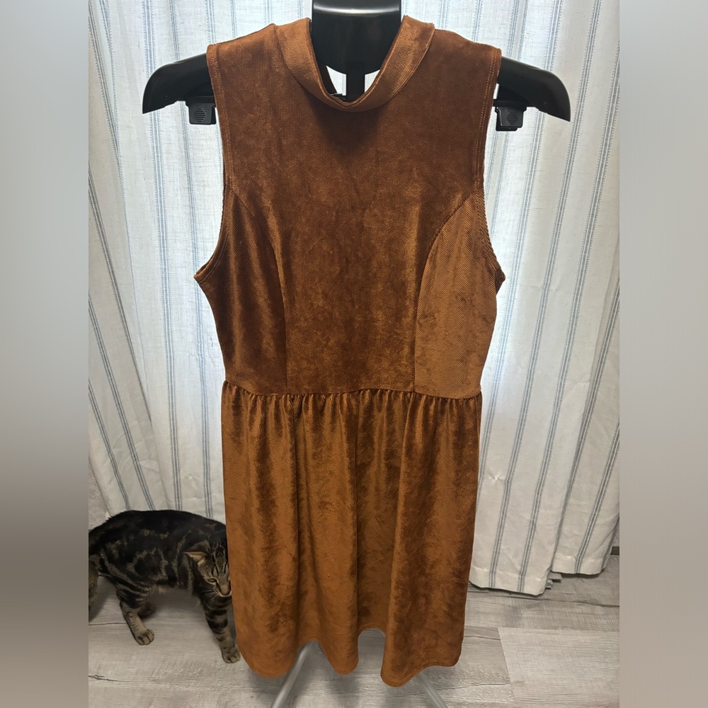 Good Luck Gem Brown Sleeveless Sheath Dress. NWT